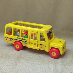 #4 VINTAGE 1965 Fisher Price School Bus #192 w/ Figures complete
